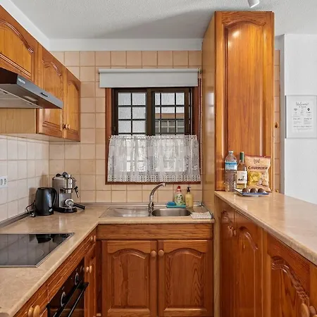 Bright 1br With Ocean Views & Pool *