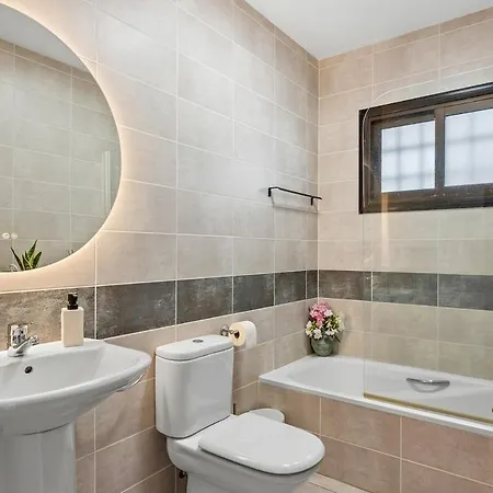 Bright 1br With Ocean Views & Pool *