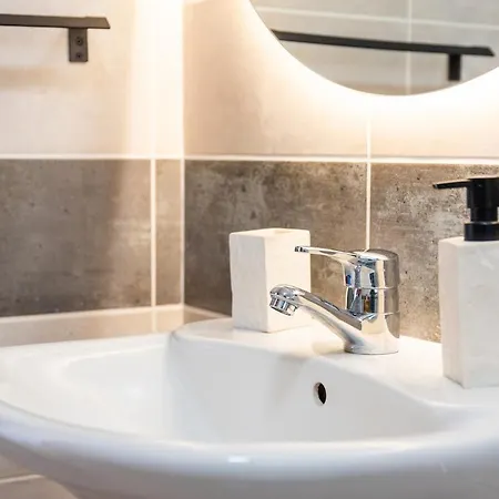 Apartament Bright 1br With Ocean Views & Pool