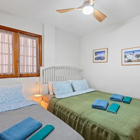 Bright 1br With Ocean Views & Pool Apartmán *