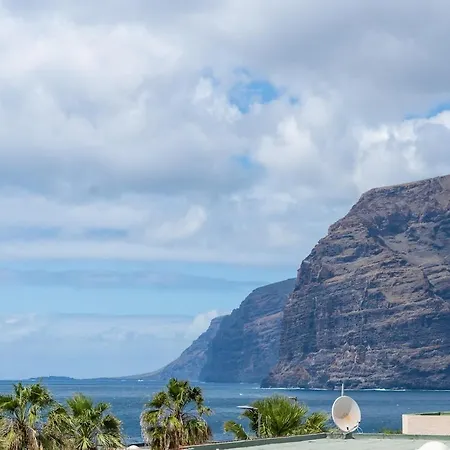 Bright 1br With Ocean Views & Pool Apartmán *